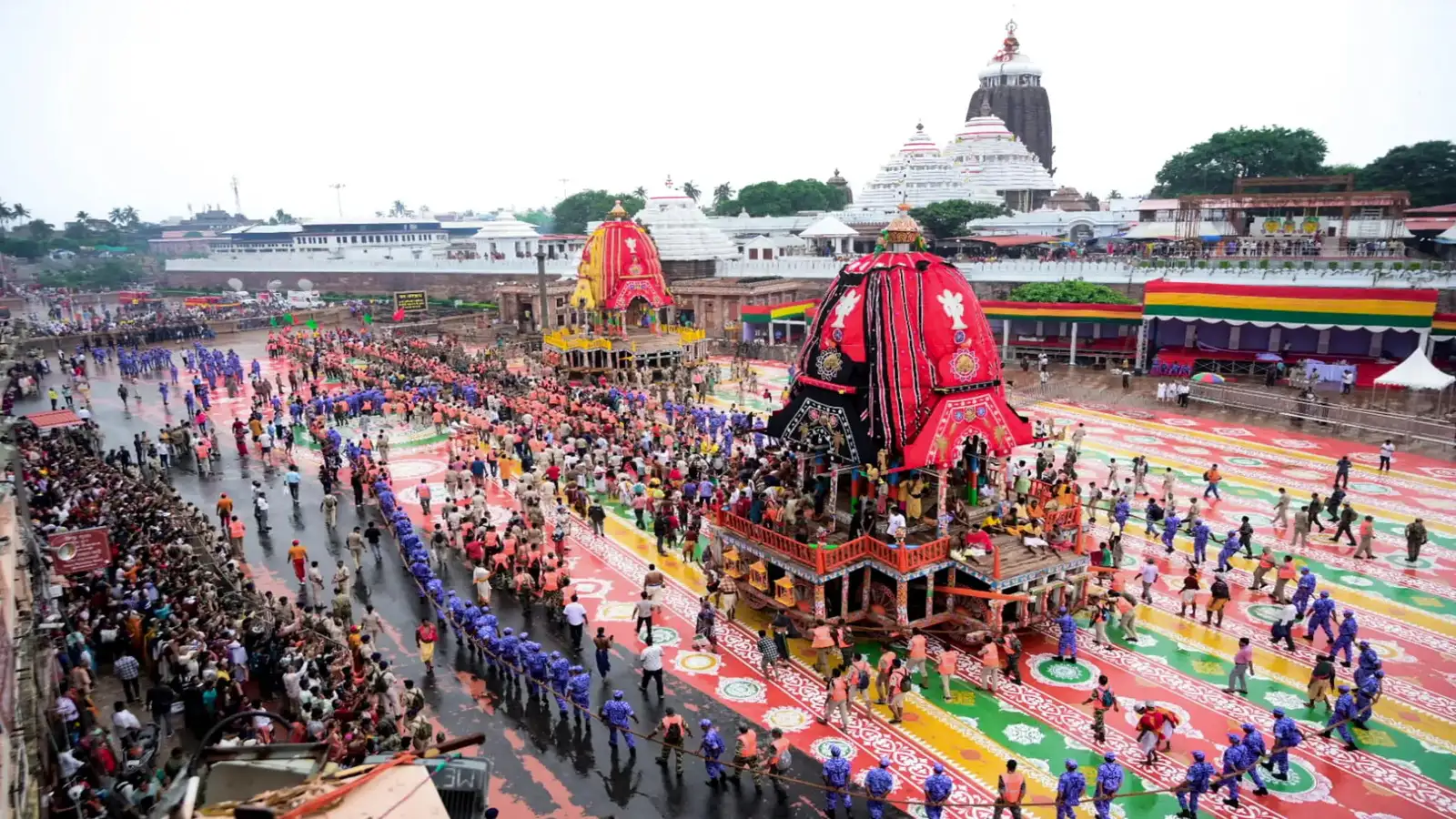 भगवान जगन्नाथ को भोग लगाने के बाद क्यों तोड़ दिया जाता है घड़ा? जानिए ‘अधर पान’ की अनोखी परंपरा 1 IMG 1270 भगवान जगन्नाथ को भोग लगाने के बाद क्यों तोड़ दिया जाता है घड़ा? जानिए ‘अधर पान’ की अनोखी परंपरा