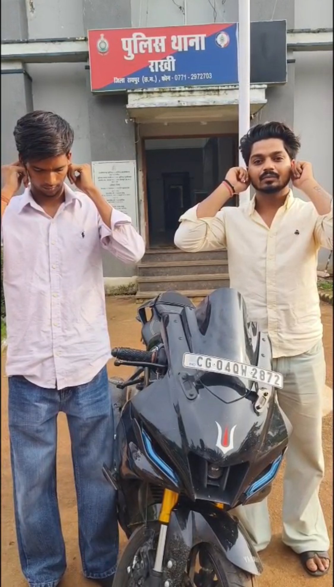 IMG 1384 अश्लीलता के साथ गाड़ी चलाने वाले वायरल वीडियो चालक पर पुलिस ने की कार्रवाई, देखे नया वीडियो