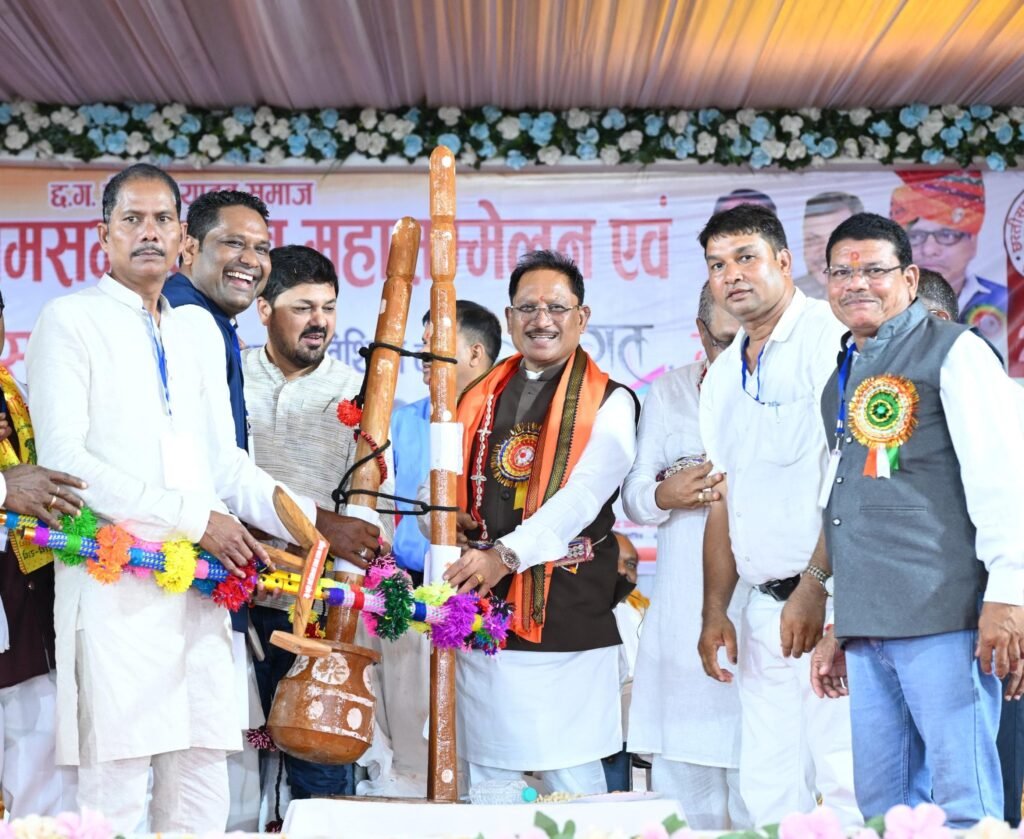 मोदी की गारंटी, सुशासन की नीति और जनकल्याण की प्रतिबद्धता से बदल रहा छत्तीसगढ़ : मुख्यमंत्री विष्णुदेव साय 3 b8c25e3d 8d61 4206 a440 66c7731f7b2e मोदी की गारंटी, सुशासन की नीति और जनकल्याण की प्रतिबद्धता से बदल रहा छत्तीसगढ़ : मुख्यमंत्री विष्णुदेव साय