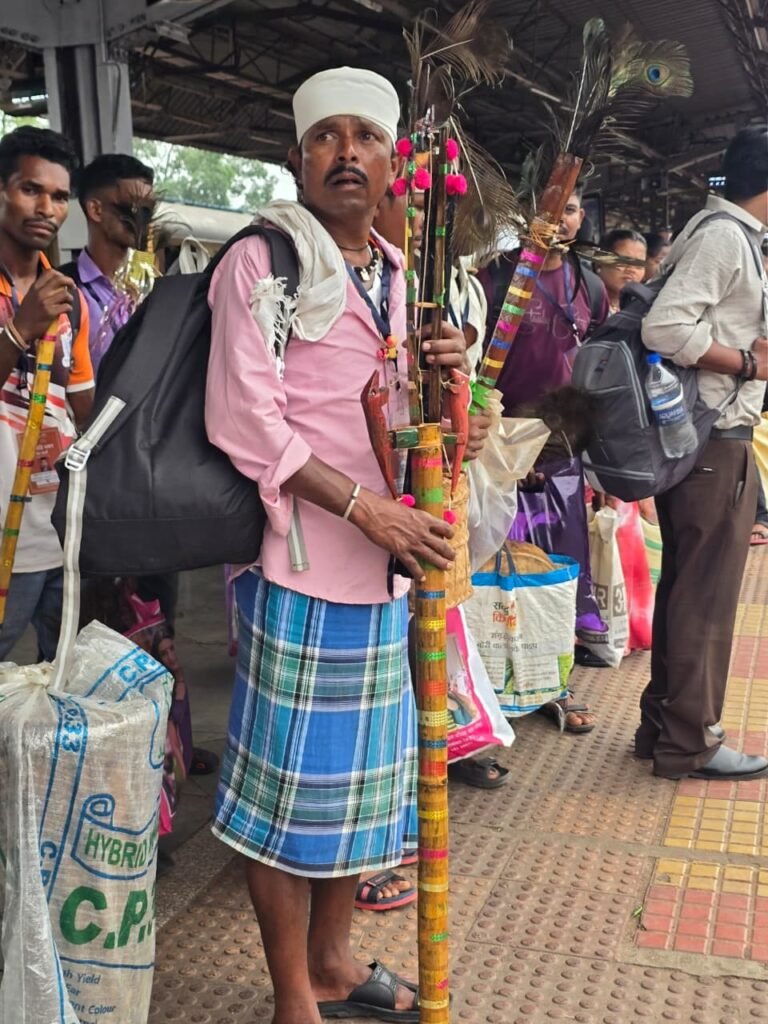 d0d1e934 4a4b 440d 9ba4 75d8bf8f043a बदलते बस्तर का संदेश लेकर दिल्ली रवाना हुआ बस्तर का प्रतिनिधिमंडल, राष्ट्रपति से करेंगे मुलाकात