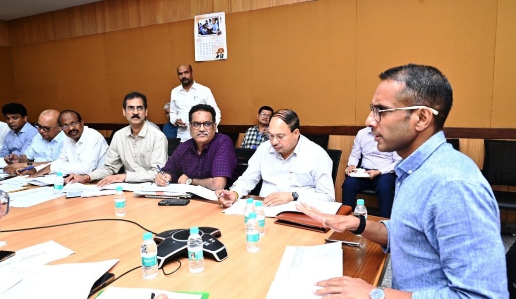dbc2ca5a c80b 4645 8cc9 d36981b5aad7 लोक निर्माण विभाग के सचिव ने रेलवे ओवर-ब्रिज एवं रेलवे अंडर-ब्रिज कार्यों की समीक्षा की