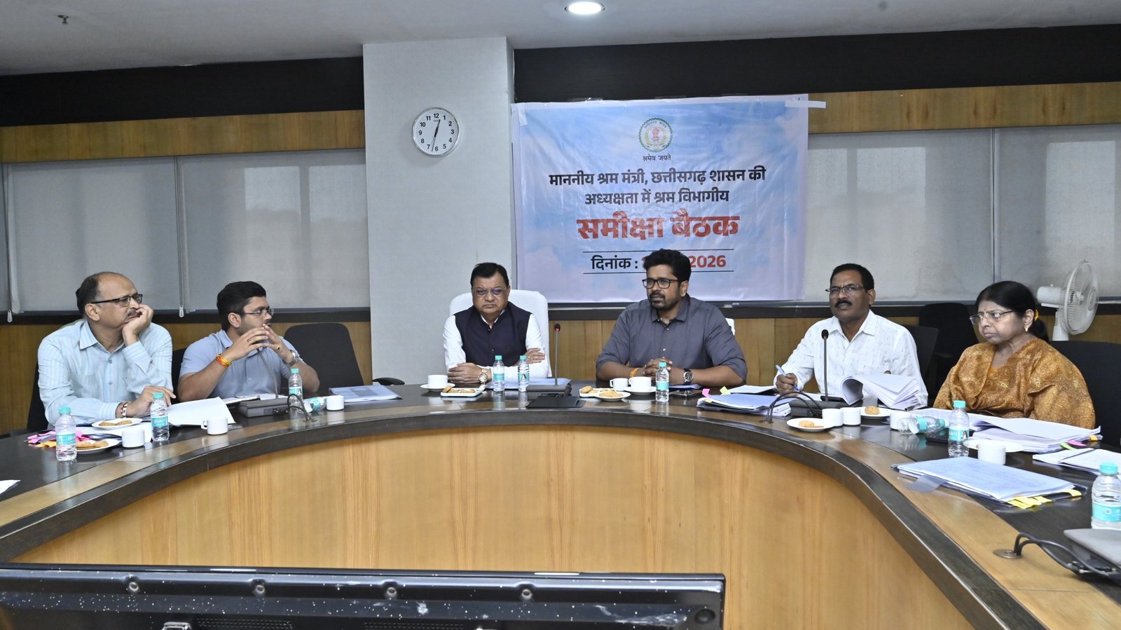 0e025c3d 7ee8 4967 92e9 4e58a147ae6f श्रमिक परिवारों को मिले शासन की विभिन्न योजनाओं का लाभ: श्रम मंत्री लखन लाल देवांगन