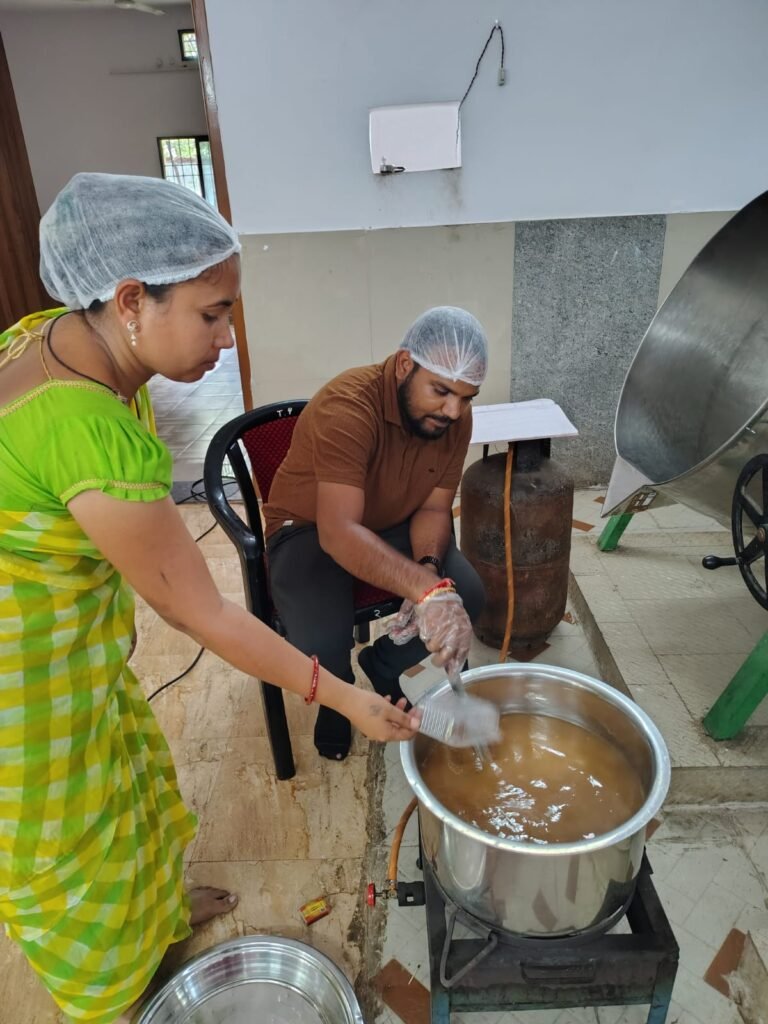सफलता की कहानी :महुआ ने बदली महिलाओं की जिंदगी,वन धन योजना से मिली आत्मनिर्भरता की नई पहचान 2 1008807842 सफलता की कहानी :महुआ ने बदली महिलाओं की जिंदगी,वन धन योजना से मिली आत्मनिर्भरता की नई पहचान