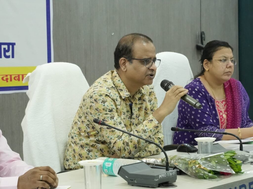 1008845693 आयुक्त वीबी -जीरामजी ने किया ग्रामीण क्षेत्रों में निर्माण कार्यों का औचक निरीक्षण