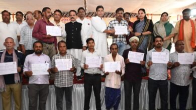 स्वामित्व योजना से बदलेगी गांवों की तस्वीर: मंत्री टंक राम वर्मा ने, सारंगढ़ में वितरित किए अधिकार अभिलेख; 10 लाख कार्ड वितरण का लक्ष्य 5 1008870546 स्वामित्व योजना से बदलेगी गांवों की तस्वीर: मंत्री टंक राम वर्मा ने, सारंगढ़ में वितरित किए अधिकार अभिलेख; 10 लाख कार्ड वितरण का लक्ष्य