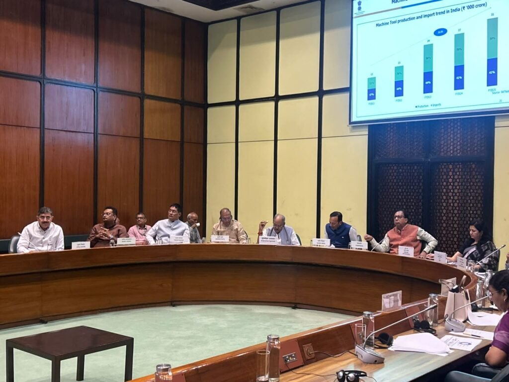1008965142 भारत को 'ग्लोबल मैन्युफैक्चरिंग हब' बनाने के लिए भारी इंजीनियरिंग व पूंजीगत वस्तु क्षेत्र का सशक्तिकरण जरूरी: बृजमोहन अग्रवाल