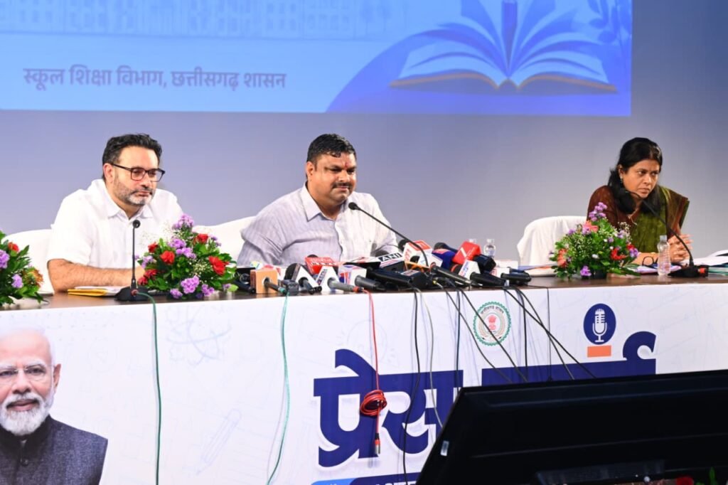 1009010598 शिक्षा व्यवस्था को गुणवत्तापूर्ण, पारदर्शी और विद्यार्थी-केंद्रित बनाने पर सरकार का विशेष जोर :गजेंद्र यादव