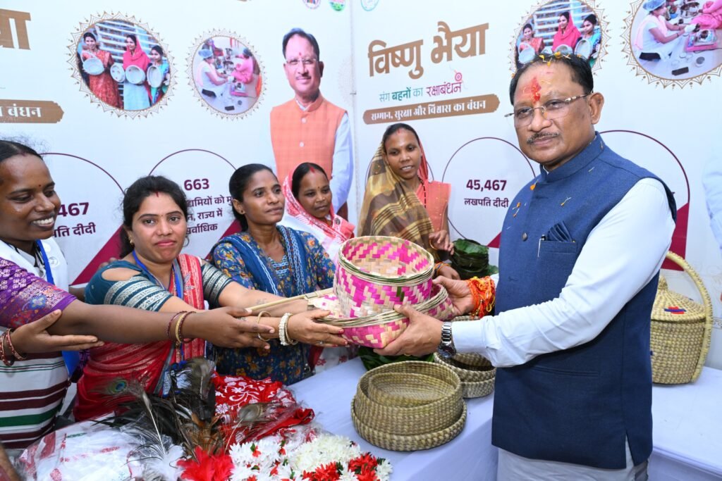 बहनों का सम्मान, सशक्तिकरण और खुशहाली से बनेगा विकसित छत्तीसगढ़ - मुख्यमंत्री विष्णु देव साय 2 1009079699 बहनों का सम्मान, सशक्तिकरण और खुशहाली से बनेगा विकसित छत्तीसगढ़ - मुख्यमंत्री विष्णु देव साय
