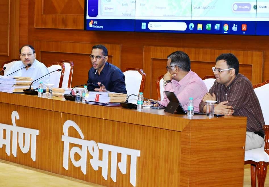 IMG 20260812 WA0641 लोक निर्माण विभाग के सचिव ने सड़क एवं भवन निर्माण कार्यों की प्रगति की समीक्षा की