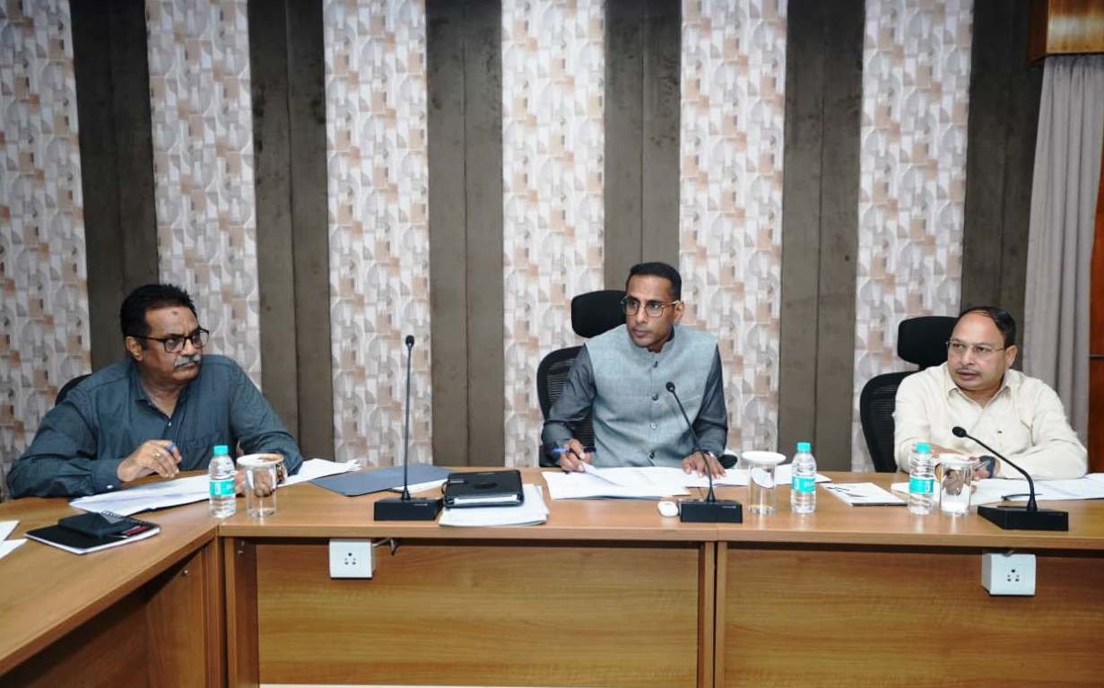 IMG 20260818 WA0661 बस्तर में कनेक्टीविटी बढ़ाने विशेष जोर, सड़कों और पुल-पुलियों के काम दिसम्बर तक पूर्ण करने के निर्देश
