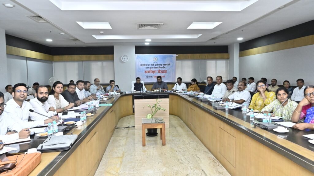 bcc3bc8e 5947 411b 822e 58c9e14c62b0 श्रमिक परिवारों को मिले शासन की विभिन्न योजनाओं का लाभ: श्रम मंत्री लखन लाल देवांगन