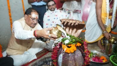 bfdf77e6 4baa 4cff b94a e2b124df59fd मुख्यमंत्री विष्णुदेव साय ने बाबा कर्मेश्वर का किया रुद्राभिषेक, प्रदेशवासियों की सुख-समृद्धि और खुशहाली की कामना की