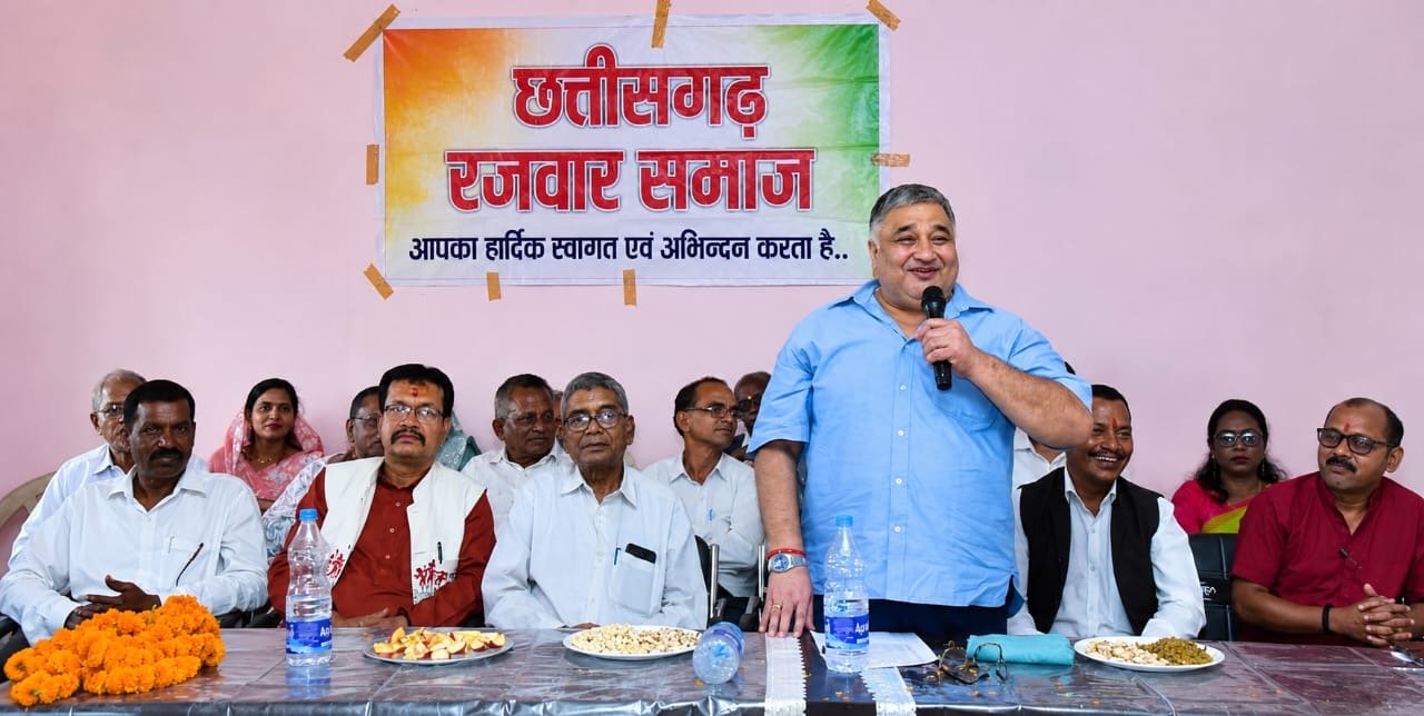 daad26a6 0527 4c49 b68e 531ae5dd0203 राष्ट्रीय हथकरघा दिवस पर बुनकरों के सम्मान और 'वोकल फॉर लोकल' अभियान को मजबूत बनाने की अपील