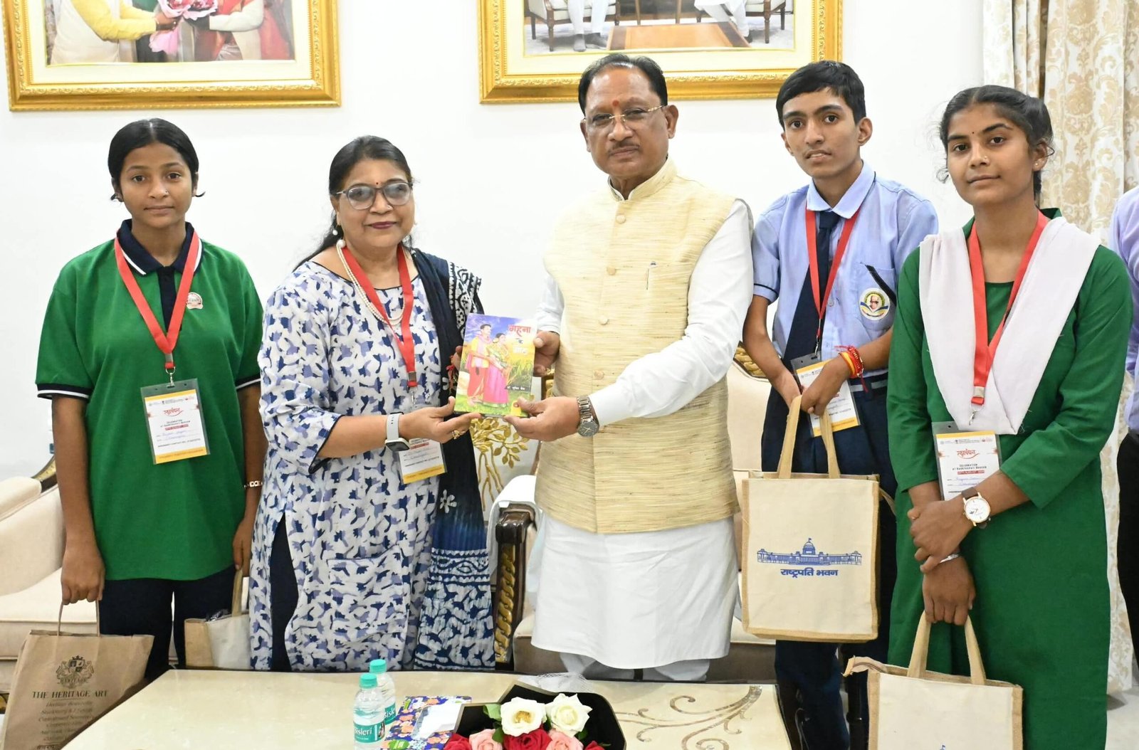 IMG 20260901 WA0324 scaled राष्ट्रपति से भेंट कर लौटे प्रतिभावान विद्यार्थियों ने मुख्यमंत्री विष्णु देव साय से की सौजन्य मुलाकात