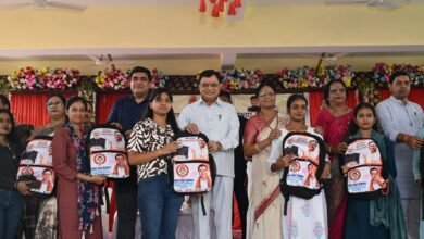 IMG 20260907 WA0493 एजुकेशन किट वितरण- उद्योग मंत्री लखन लाल देवांगन ने 1500 छात्राओं को दी सौगात, कॉलेजों में विशाल डोम निर्माण की घोषणा