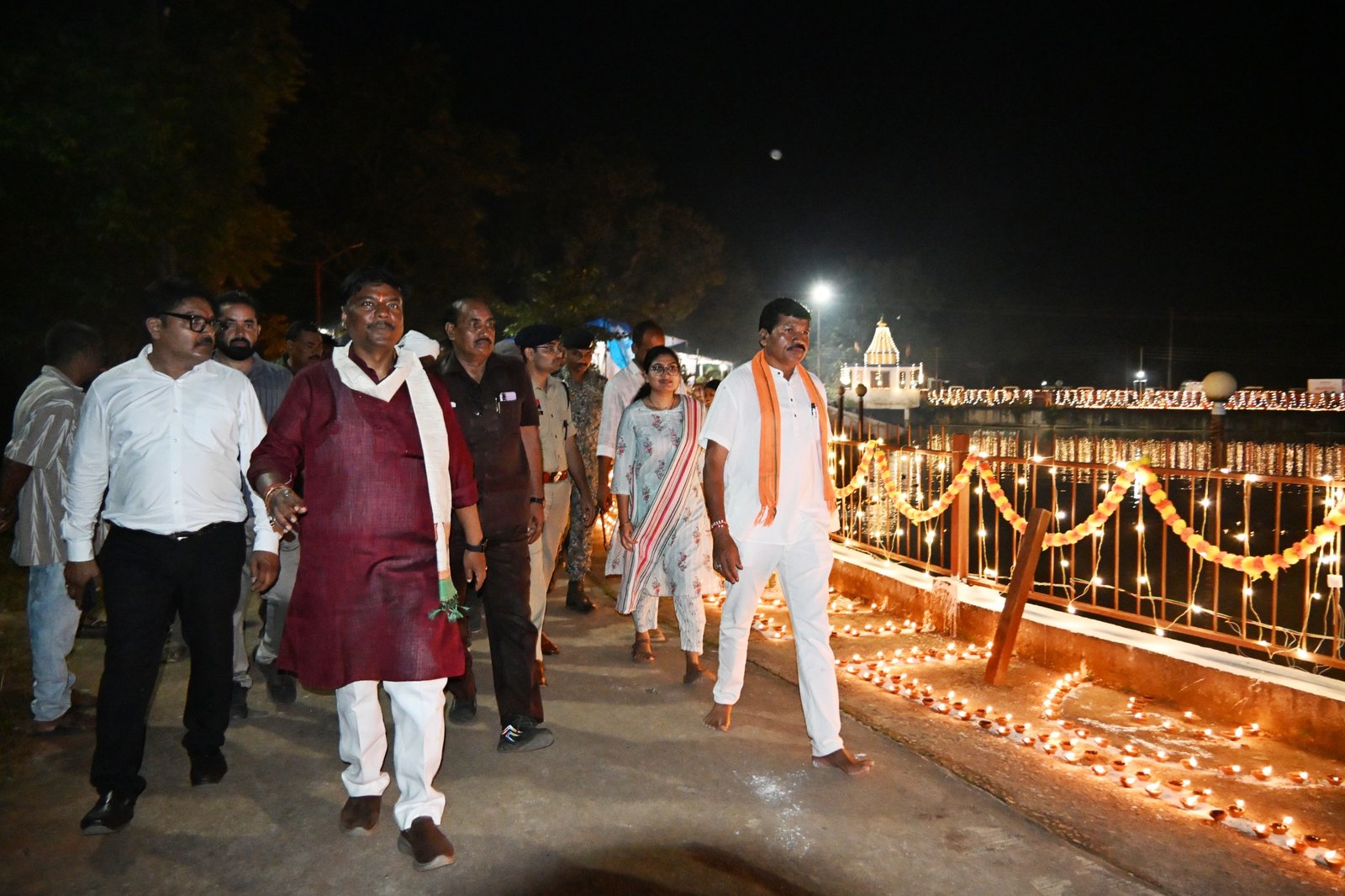 IMG 20260917 WA0687 आशीर्वाद के दीयों से जगमगाया नारायणपुर, जिले में जले 1 लाख 28 हजार 633 दीप
