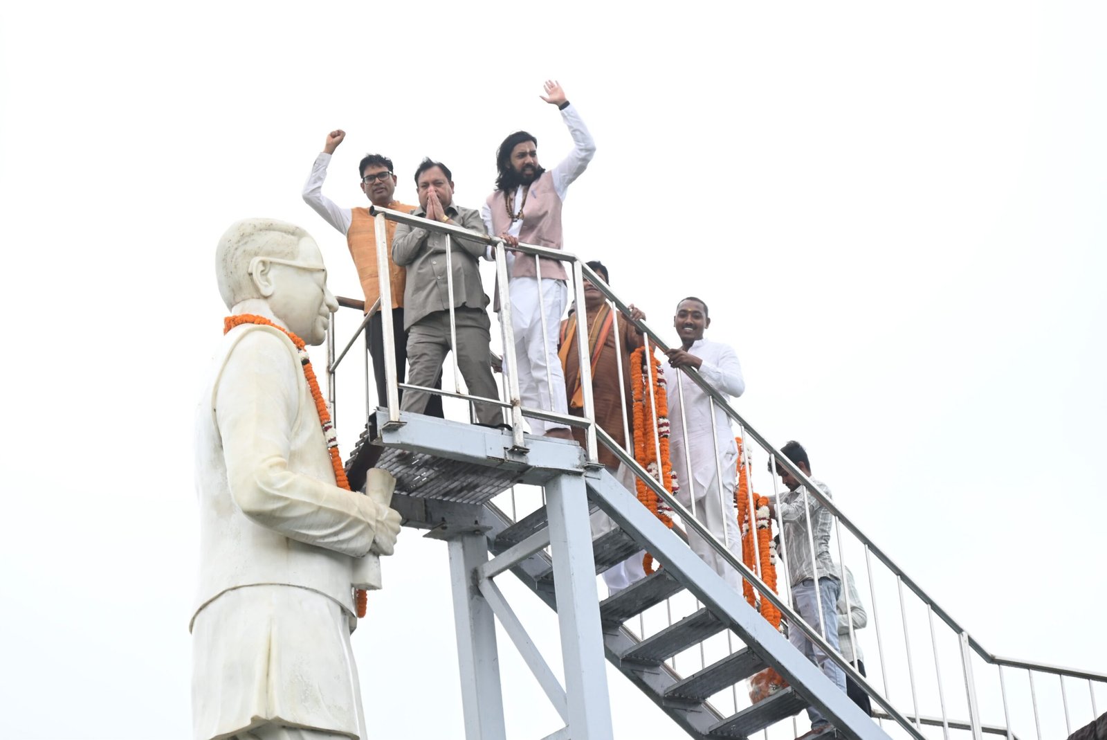 पंडित दीनदयाल उपाध्याय की जयंती पर वित्त मंत्री ओ.पी. चौधरी ने किया श्रद्धापूर्वक नमन 1 IMG 20260925 WA0033 scaled पंडित दीनदयाल उपाध्याय की जयंती पर वित्त मंत्री ओ.पी. चौधरी ने किया श्रद्धापूर्वक नमन