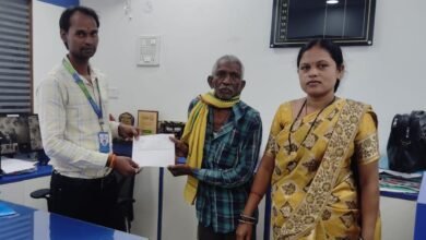 IMG 20260925 WA0062 436 रुपए के सुरक्षा कवच से मिला 2 लाख रूपए का सहारा,कठिन समय में कानतु राम के परिवार का संबल बनी 'बिहान' की पहल