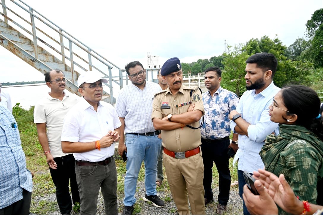 IMG 20260926 WA0524 गंगरेल बांध के सभी 14 गेट खुले, महानदी के तटीय क्षेत्रों में प्रशासन अलर्ट मोड पर