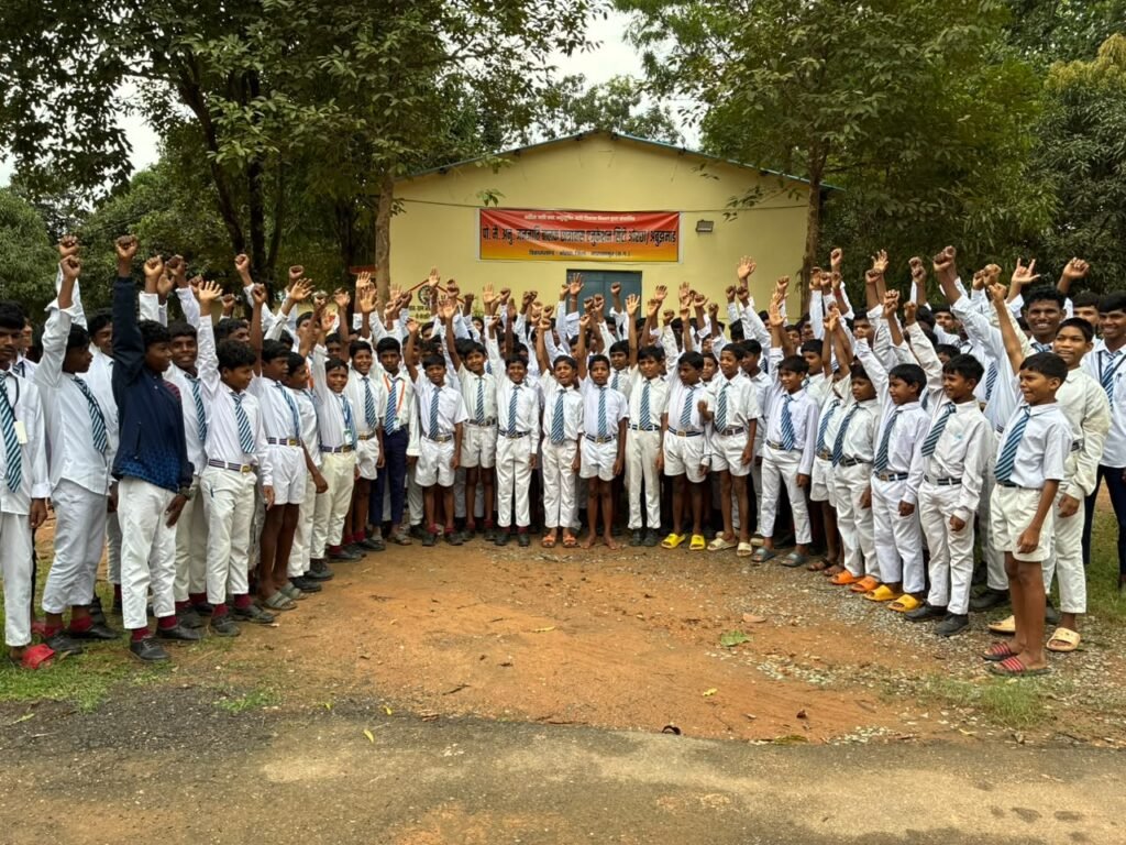 1009524296 अबूझमाड़ में बदलाव की नई इबारत: जहां 15 साल रहा सुरक्षा कैंप, अब वहीं संवर रहा आदिवासी बच्चों का भविष्य