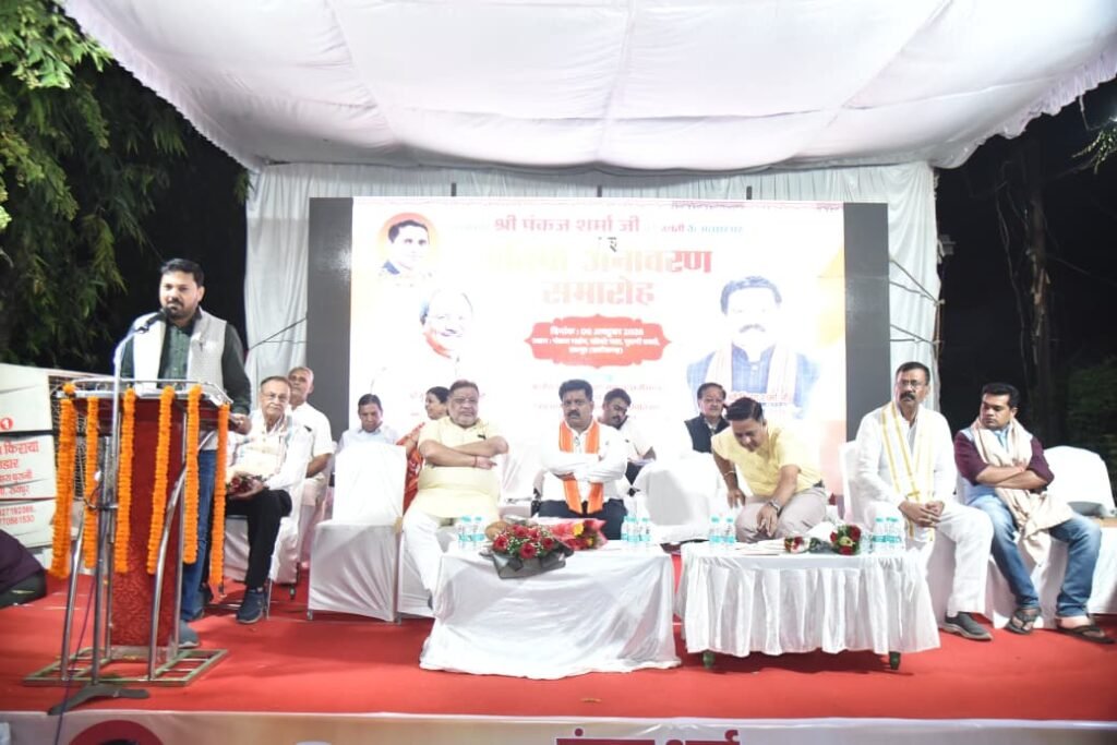 1009545719 पंकज शर्मा की स्मृति में रायपुर ने दी श्रद्धांजलि, पत्रकारिता के इस समर्पित हस्ताक्षर की प्रतिमा का हुआ अनावरण