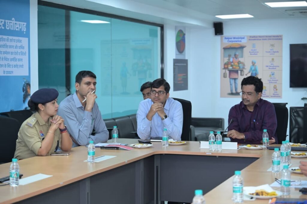 शहर के समग्र विकास और बेहतर प्रबंधन के दिए निर्देश, प्रमुख सचिव सोनमणि बोरा ने किया आईटीएमएस वार रूम का निरीक्षण 2 1009571714 शहर के समग्र विकास और बेहतर प्रबंधन के दिए निर्देश, प्रमुख सचिव सोनमणि बोरा ने किया आईटीएमएस वार रूम का निरीक्षण