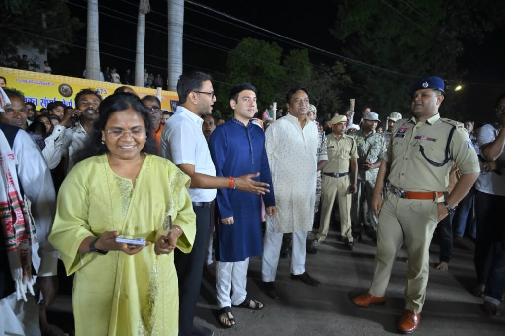 विश्व प्रसिद्ध बस्तर दशहरा पर्व मनाने के लिए अनुमति पूजा विधान में दिखी अपार उत्साह 3 1009584902 विश्व प्रसिद्ध बस्तर दशहरा पर्व मनाने के लिए अनुमति पूजा विधान में दिखी अपार उत्साह