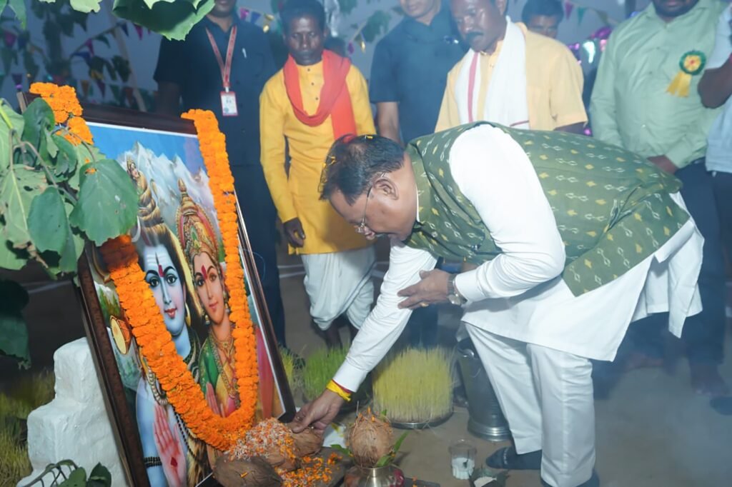 1009643639 आदिवासी समाज का इतिहास गौरवशाली, हमारी संस्कृति और प्रकृति संरक्षण की परंपरा पूरे देश के लिए प्रेरणा : मुख्यमंत्री विष्णु देव साय