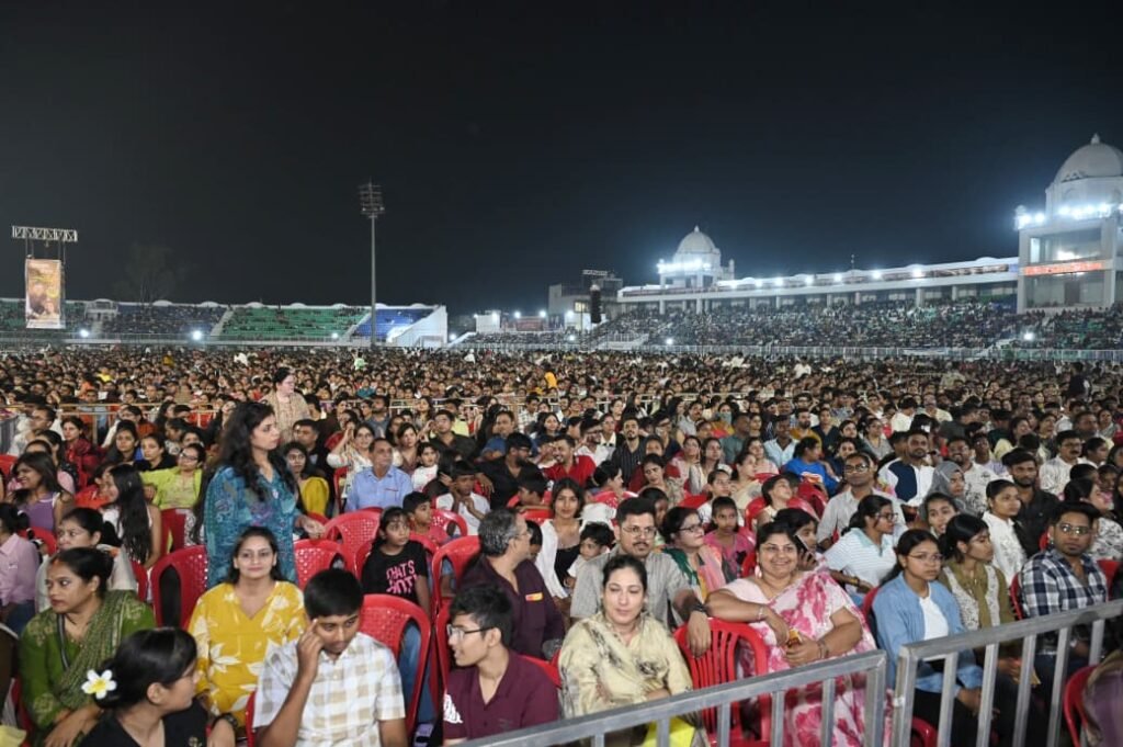1009648421 विधानसभा अध्यक्ष डॉ. रमन सिंह के जन्मदिन पर 50 हजार लोगों ने किया हनुमान चालीसा पाठ, गोल्डन बुक ऑफ वर्ल्ड रिकॉर्ड में दर्ज…
