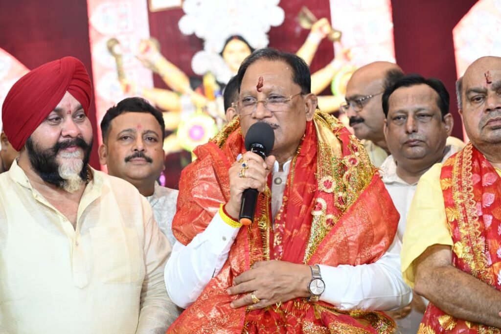 मुख्यमंत्री साय ने रायपुर के कालीबाड़ी मंदिर एवं दुर्गा पूजा पंडाल में टेका माथा, प्रदेशवासियों की खुशहाली के लिए मांगा आशीर्वाद 2 1009667473 मुख्यमंत्री साय ने रायपुर के कालीबाड़ी मंदिर एवं दुर्गा पूजा पंडाल में टेका माथा, प्रदेशवासियों की खुशहाली के लिए मांगा आशीर्वाद