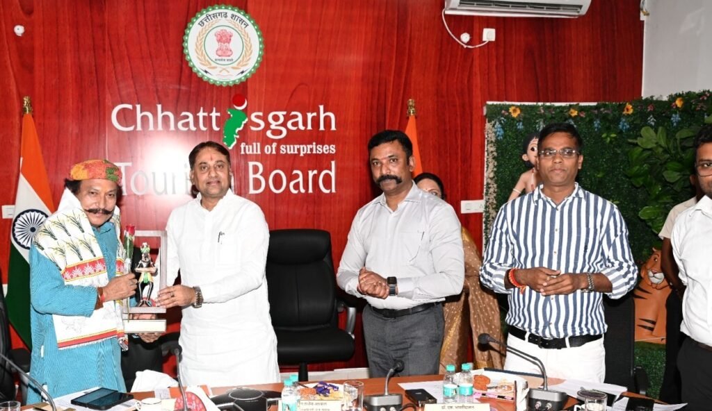1009781146 छत्तीसगढ़ की 14 रियासतों का गौरवशाली इतिहास अब एक छत के नीचे सहेजने की योजना