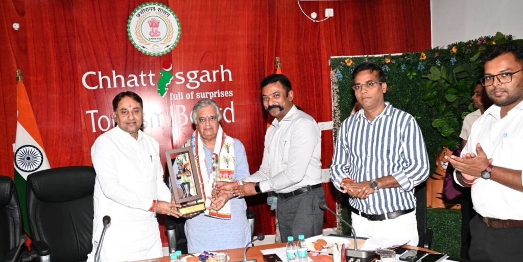 1009781147 छत्तीसगढ़ की 14 रियासतों का गौरवशाली इतिहास अब एक छत के नीचे सहेजने की योजना