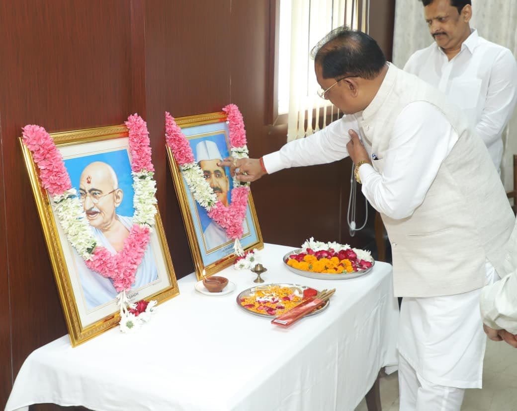 5bacbb0c 344e 4371 aca7 f5c9c39fbabc सत्य, अहिंसा और सादगी के आदर्श हमें राष्ट्रसेवा की प्रेरणा देते रहेंगे : मुख्यमंत्री विष्णु देव साय