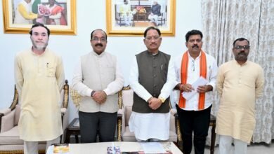 गन्ना किसानों के हित में बड़ा निर्णय: अब 425 रुपए प्रति क्विंटल की दर से होगी गन्ने की खरीदी 4 HUNp7RQaYAAx7Bo गन्ना किसानों के हित में बड़ा निर्णय: अब 425 रुपए प्रति क्विंटल की दर से होगी गन्ने की खरीदी