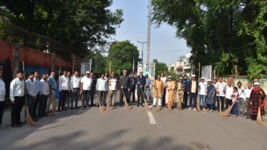 IMG 20261002 WA0029 राज्यपाल डेका ने गांधी जयंती पर की साफ-सफाई