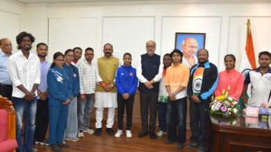 IMG 20261012 WA0043 राज्यपाल रमेन डेका से प्रदेश के उत्कृष्ट खिलाड़ियों ने की सौजन्य भेंट