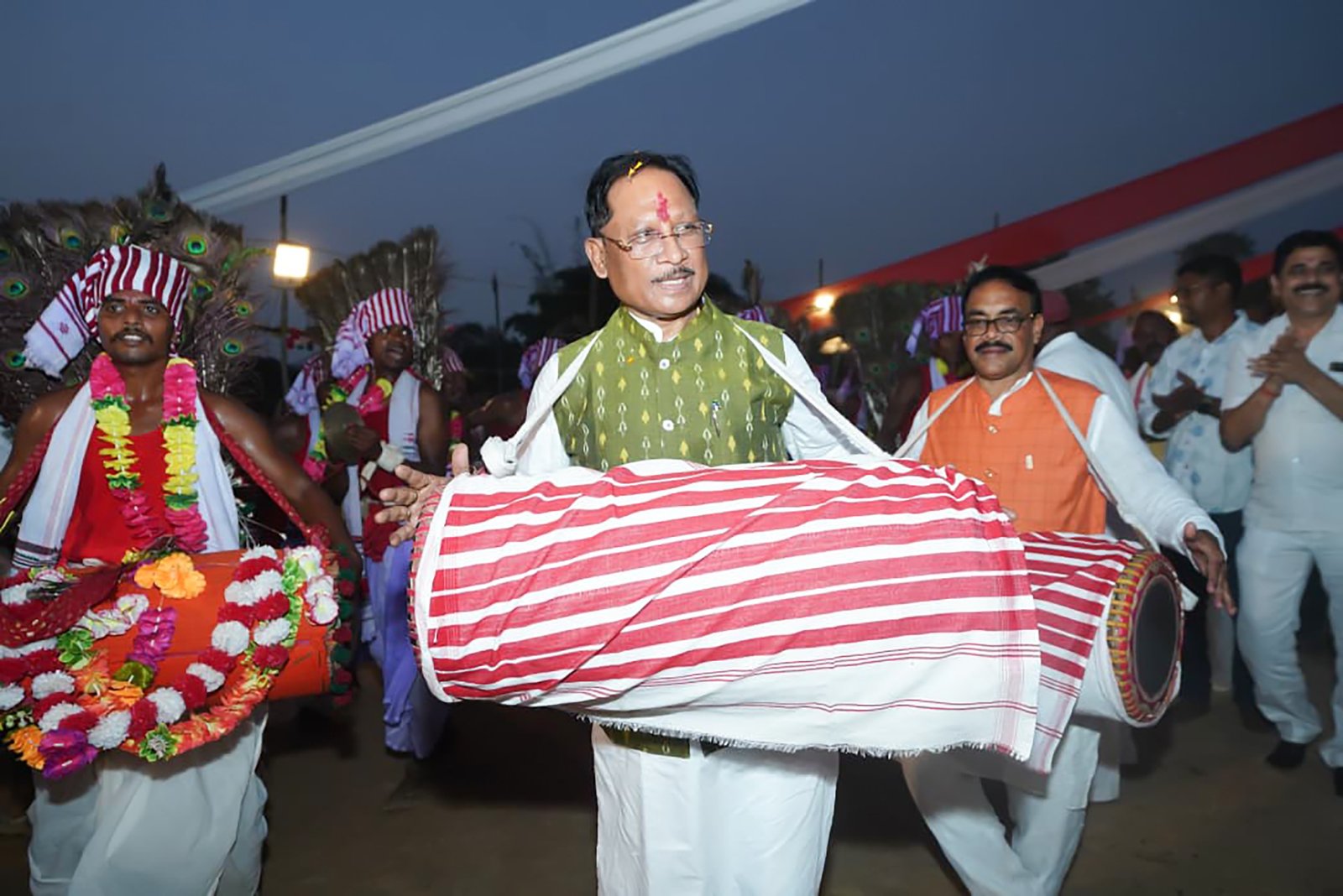 IMG 20261015 WA0803 आदिवासी समाज का इतिहास गौरवशाली, हमारी संस्कृति और प्रकृति संरक्षण की परंपरा पूरे देश के लिए प्रेरणा : मुख्यमंत्री विष्णु देव साय