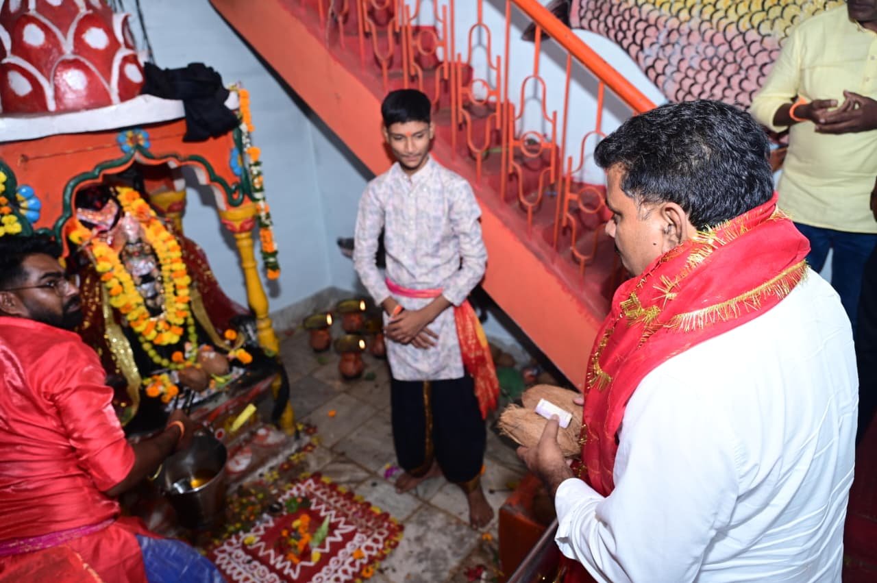 IMG 20261020 WA0482 महाअष्टमी पर उप मुख्यमंत्री विजय शर्मा ने किए मां दंतेश्वरी, मां परमेश्वरी और मां चंडी के दर्शन