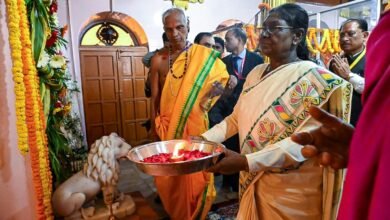 राष्ट्रपति द्रौपदी मुर्मु ने माँ दंतेश्वरी की पूजा-अर्चना कर देशवासियों की सुख-समृद्धि और खुशहाली की कामना की 4 IMG 20261023 WA0015 राष्ट्रपति द्रौपदी मुर्मु ने माँ दंतेश्वरी की पूजा-अर्चना कर देशवासियों की सुख-समृद्धि और खुशहाली की कामना की