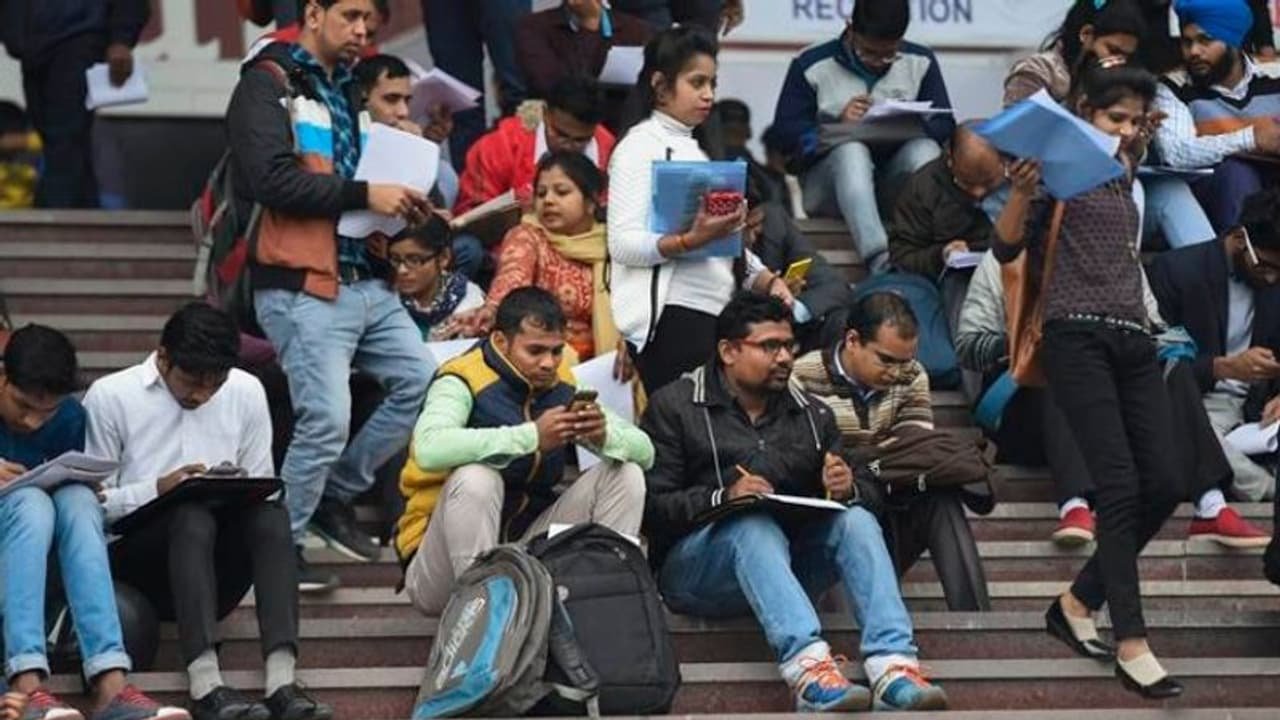 IMG 2374 राज्य स्तरीय रोजगार मेला 7-8 अक्टूबर को रायपुर के इंडोर स्टेडियम में, मुख्यमंत्री साय के मुख्य आतिथ्य में होगा आयोजन